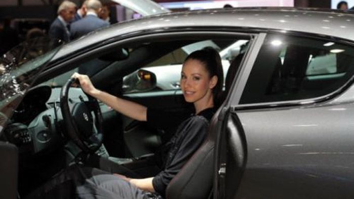 Ένα μικρό σπορ είναι ο επόμενος στόχος της Maserati, με μεσαίο κινητήρα, χωρίς αυτό να σημαίνει ότι θα δούμε μια παραλλαγή της Alfa Romeo 4C ή της LaF